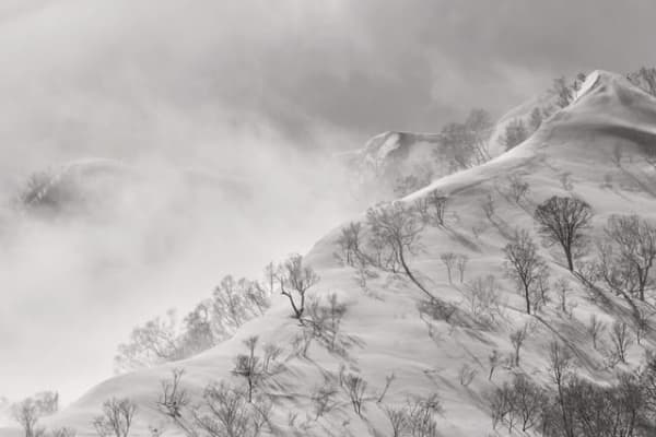 CORNICES GORYU RIDGE, HAKUBA, JAPAN