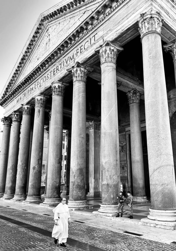 James Lindsay, The Pantheon in Rome during Covid. Italy