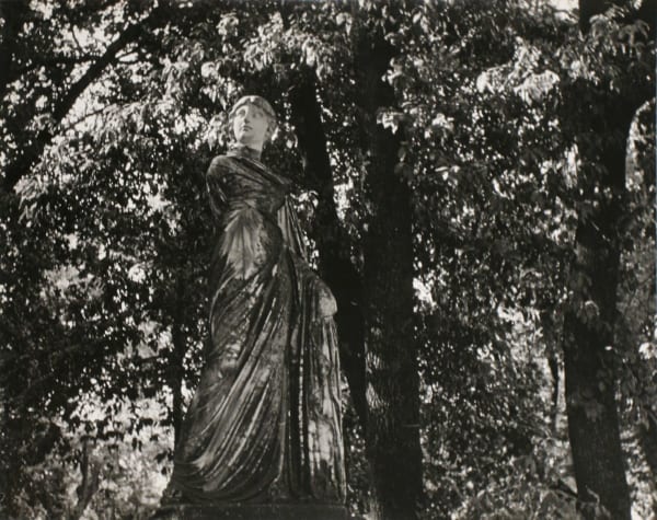 Rome, Statue Hand on Heart