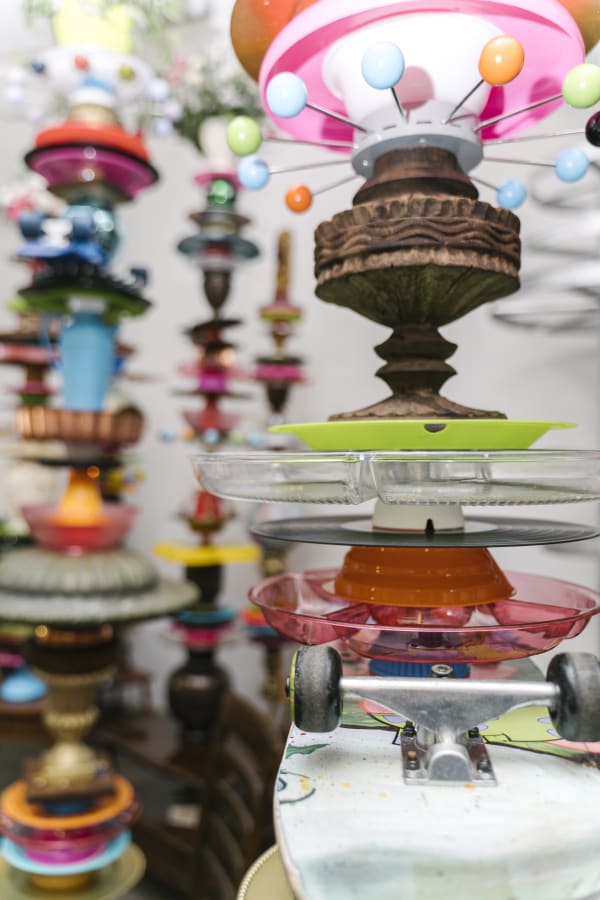 Carlos Betancourt, (detail) On the Edge: The Hopeful Forest(escritorio y flores amarillas), 2019