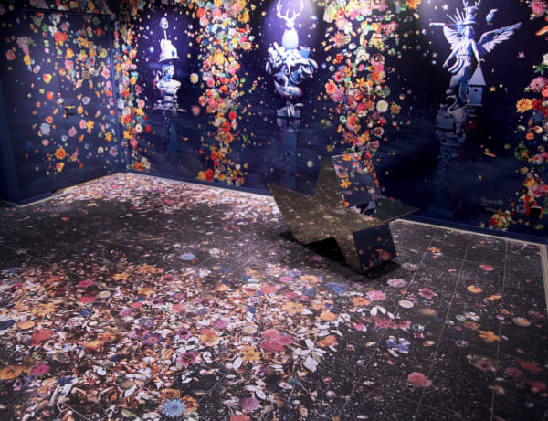 Carlos Betancourt in collaboration with Alberto Latorre, Celestial Garden, (at the Ensemble Vestibule, Celebrity Cruise collection), Corporate Art site-specific permanent installation. VIDEO LINK, 2012