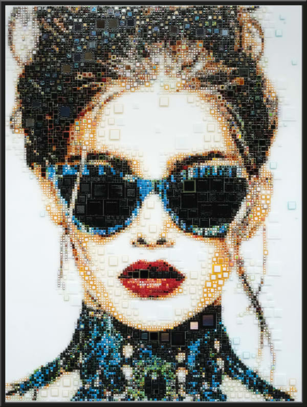 “Ussu”, mixed media work by Isabelle Scheltjens artist from Belgium. Available at Carousel Fine Art Chicago. The artist’s technique involves glass mosaics, creating captivating works from thousands of hand-cut glass shards varying in color, shape, and size. She uses glass to craft beautiful mosaics of female subjects. Developing her own style of portraiture, Isabelle layers colored glass shards through a delicate process that incorporates color theory and glass fusion. Colors of this work : Blue, Green, Red, Beige, Brown, Grey, White, Black