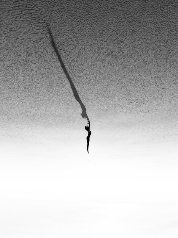 “The roles of rock thermal conductivity and fluctuating water levels”, photograph by American artist Jason M. Peterson. Available at Carousel Fine Art.