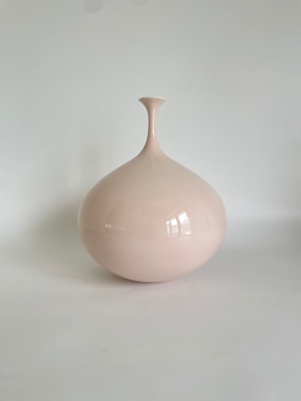 Sophie Cook, Medium Squat Pod Shiny Pink, 2023