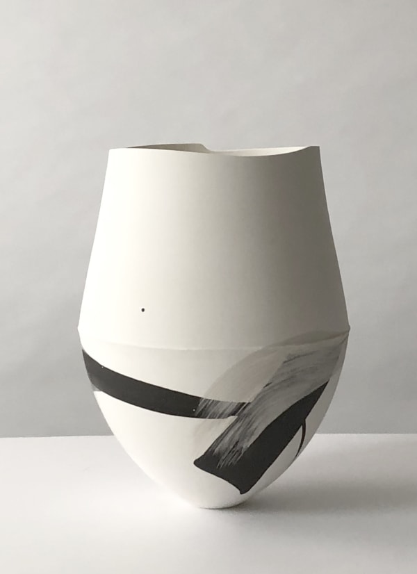 Hannah Tounsend, Small Elliptoid Hybrid Vessel, 2021