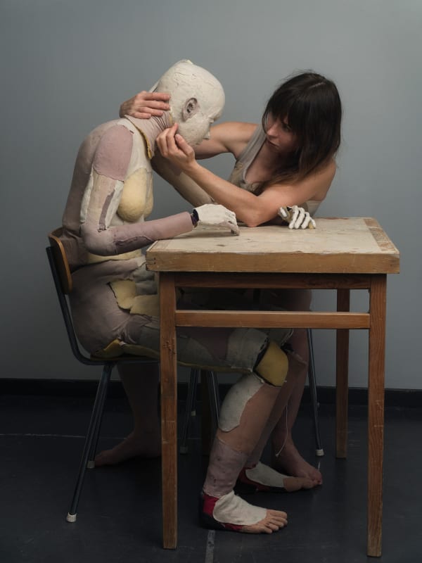 Anna Odell, Hon förmedlar att det ej skulle vara en lösning att dö kroppsligen, 2024