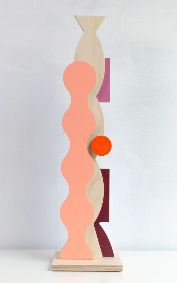 Réversible #2, 2025 Peinture acrylique sur bois de bouleau 55 x 11 x 3,6 cm Socle 1,2 x 15 x 15 cm