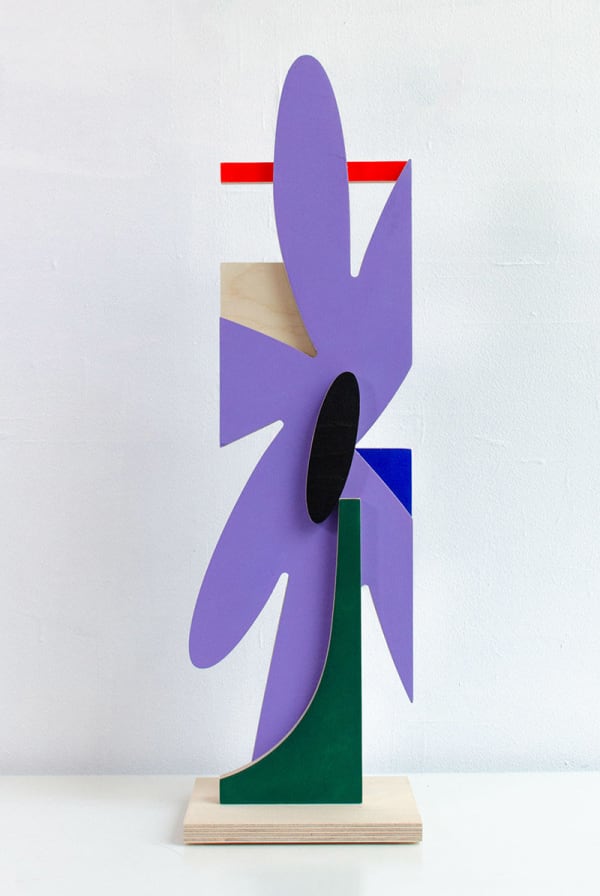 Réversible #3, 2025 Peinture acrylique sur bois de bouleau 50 x 15 x 3,6 cm Socle 1,2 x 15 x 15 cm