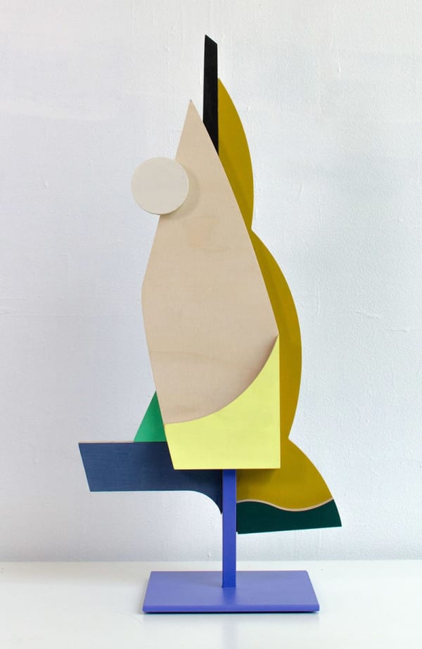 Réversible #4, 2025 Peinture acrylique sur bois de bouleau et socle en acier peint 46 x 24 x 3,6 cm Socle 6 x 15 x 15 cm