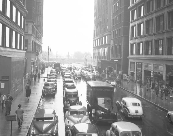 John Hendry, 82 Looking East on Madison St., 1946