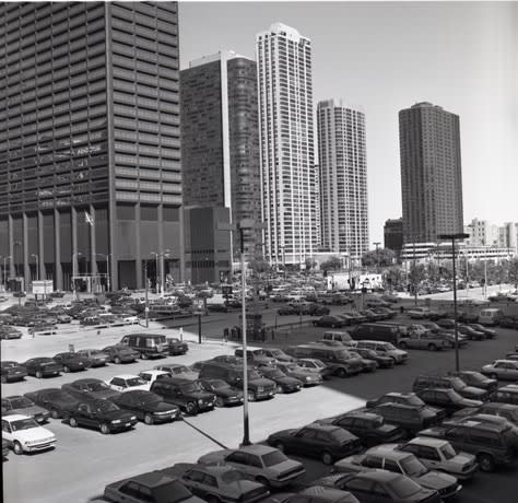 John Hendry, 17-1251 Untitled, 1992