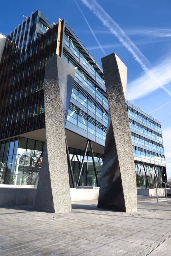 Simon Hitchens, PUBLIC COMMISSION - The Space Between, 2015