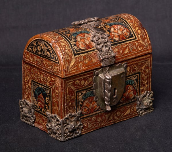 ANONYMOUS, Barniz de Pasto Chest
