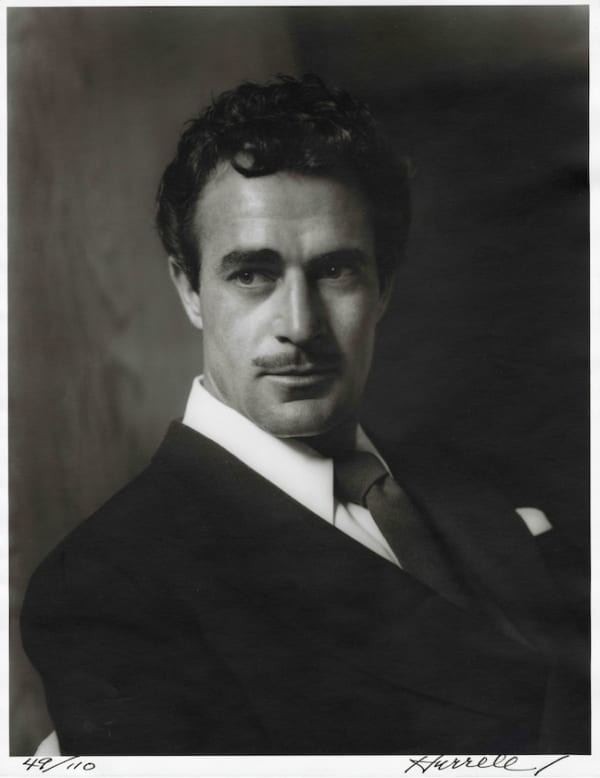 George Hurrell, Gilbert Roland
