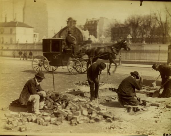 Eugène Atget, Paveurs, 1898, series: Picturesque Paris, c.1898