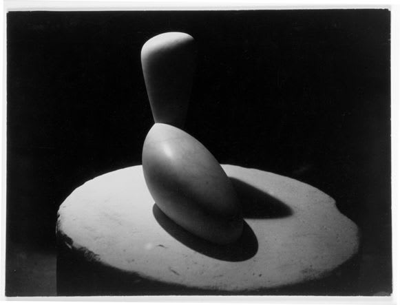 Constantin Brancusi, Leda, 1923