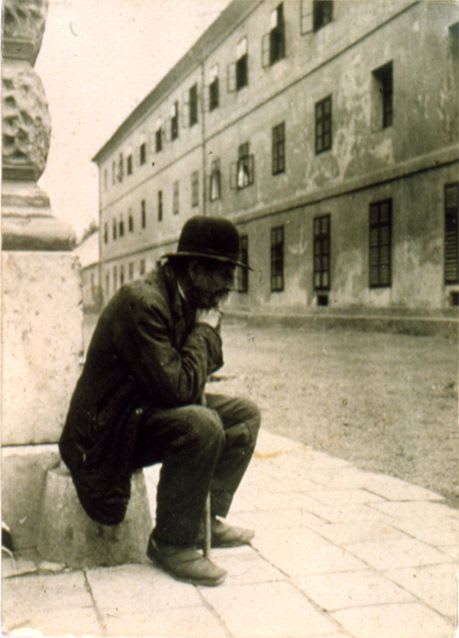 André Kertész, Clochard, Hungary, 1916