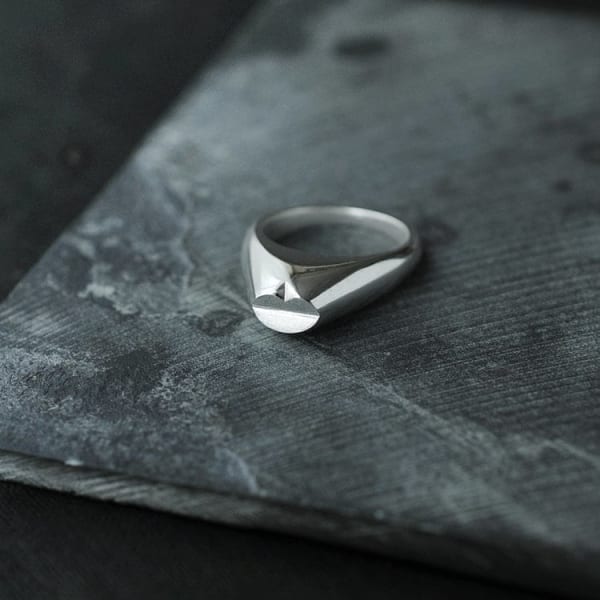 Cynthia Nge, Small Kiss Ring, 2023