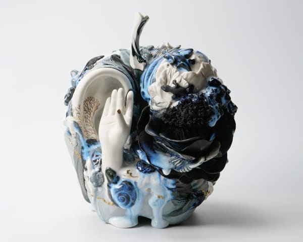 Oishi Sayaka 大石早矢香, Sensitive apple -black and white-, 2024