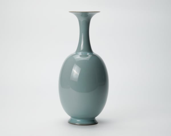 Kawase Shinobu 川瀬 忍 - Celadon flower vase
