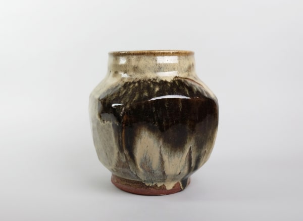 Murata Gen 村田 元 Rice Husk Glazed Squared Jar Over Black Slip 四方形壼 糠釉黒文, 1960s