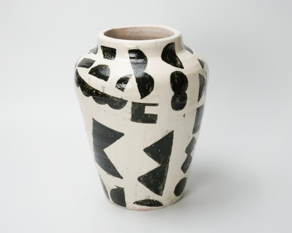 Kim Hono 金憲鎬 White Jar 3 壺