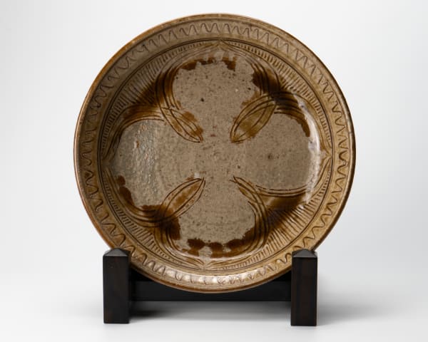 Yasuhara Kimei 安原喜明, Plate with Spatula Drawing ヘラ描文皿, Circa 1940s–early 1950s