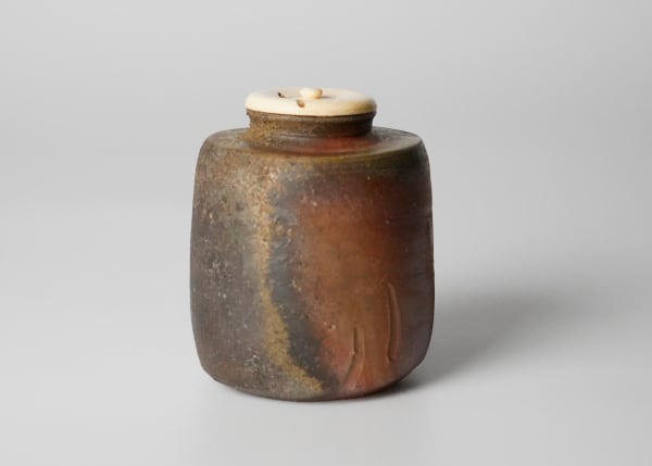Isezaki Jun 伊勢崎淳, Bizen Tea Caddy 備前扁衛茶入