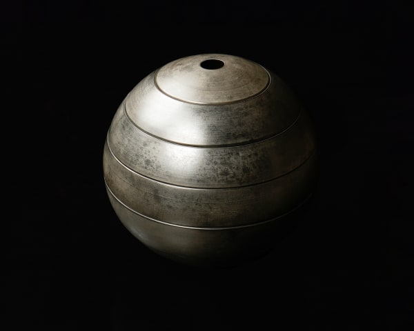 Terauchi Shinji 寺内信二, Five-tiered moon shaped box with silver 本銀彩 Moon Surface 珠型五段重, 2024