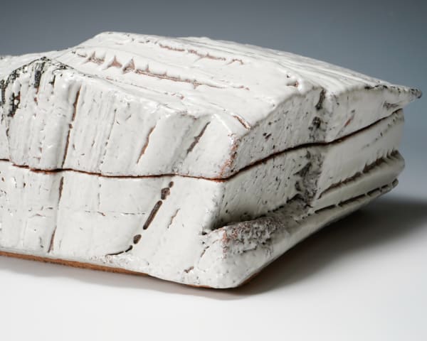 MIWA Kyusetsu XIII (Kazuhiko) 十三代　三輪休雪(和彦）, Container with Lid, Shiroki-Chi-No-Shi (Poetics of a white landscape), 2002