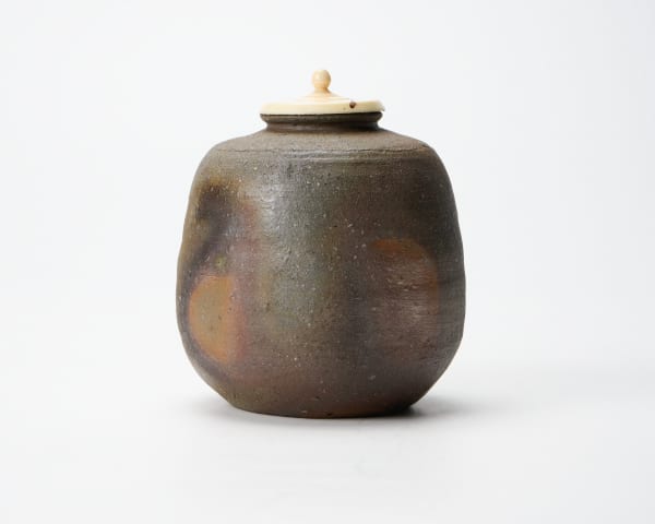 Kaneshige Michiaki 金重道明 Ibe tea caddy
