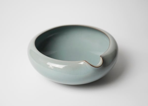Kawase Shinobu 川瀬 忍, Celadon Bowl 青磁方口