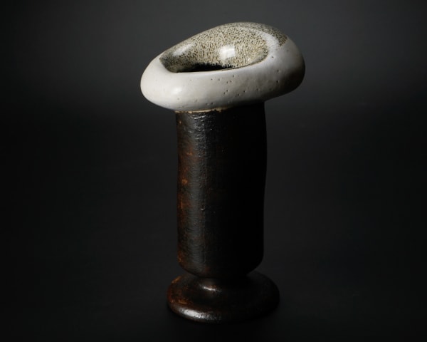 Yanagihara Mutsuo 柳原睦夫, Tubular flower vase with white glaze 白釉筒花入, 2010-2013