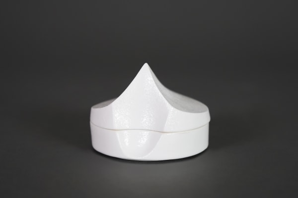 Nagae Shigekazu 長江重和, Cow Incense Burner 牛の器