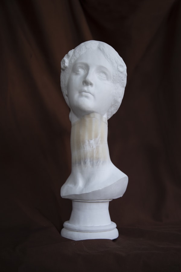 Li Hongbo Maider, 2023 Paper 67 x 48 x 25 cm