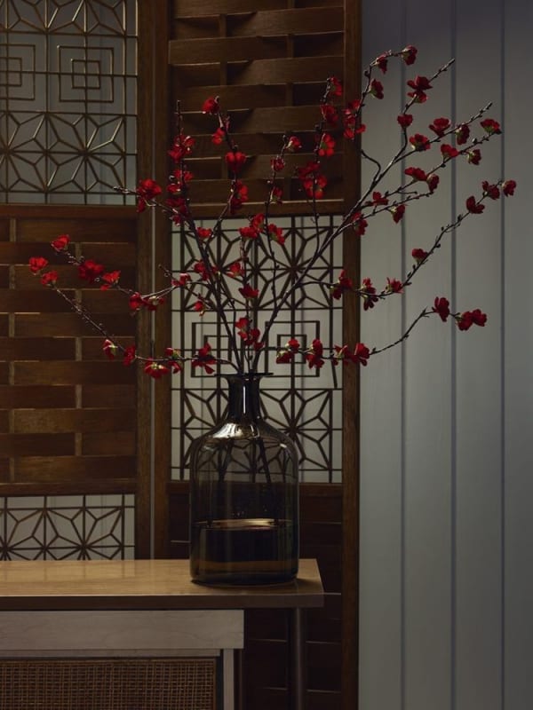Erwin Olaf, The Family Visit - Still Life II, 2018