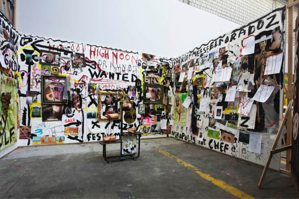 Jonathan Meese Fort d'EVOLUTIONSKNOXOZ de ZARDOZEDADADDY 2 (ERZ JOHNNY WAYNE IS DADDY COOLISMEESE), 2016 mixed media installation dimensions variable, overall approximately 7' 8" x 12' 9" x 13' (233.7 x 388.6 x 396.2 cm)