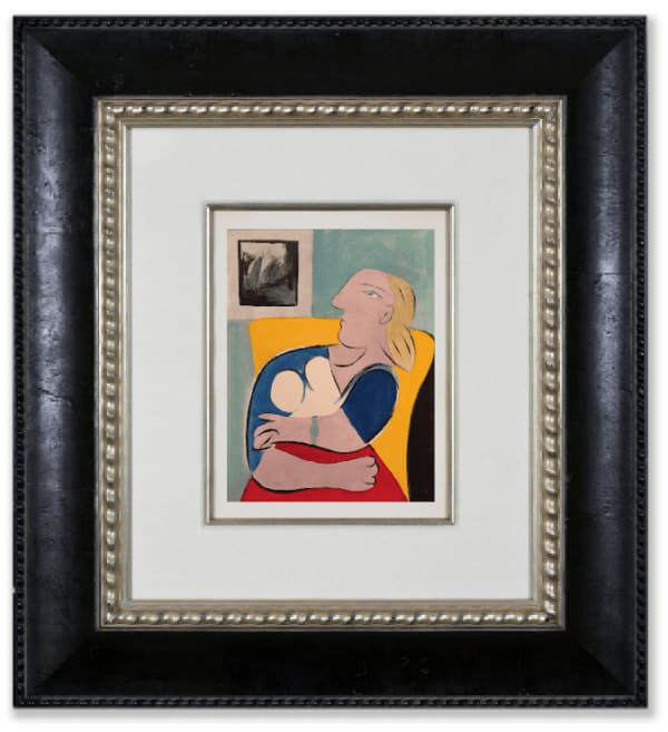 Donna Nella Poltrona Gialla