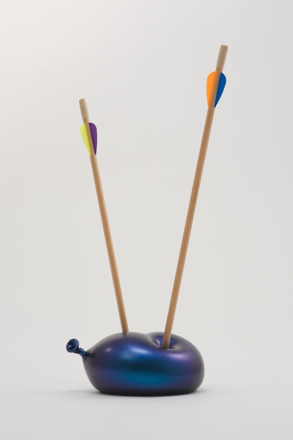 Nano Abia, Último Instante. Double arrow balloon. Camaleón azul. , 2023