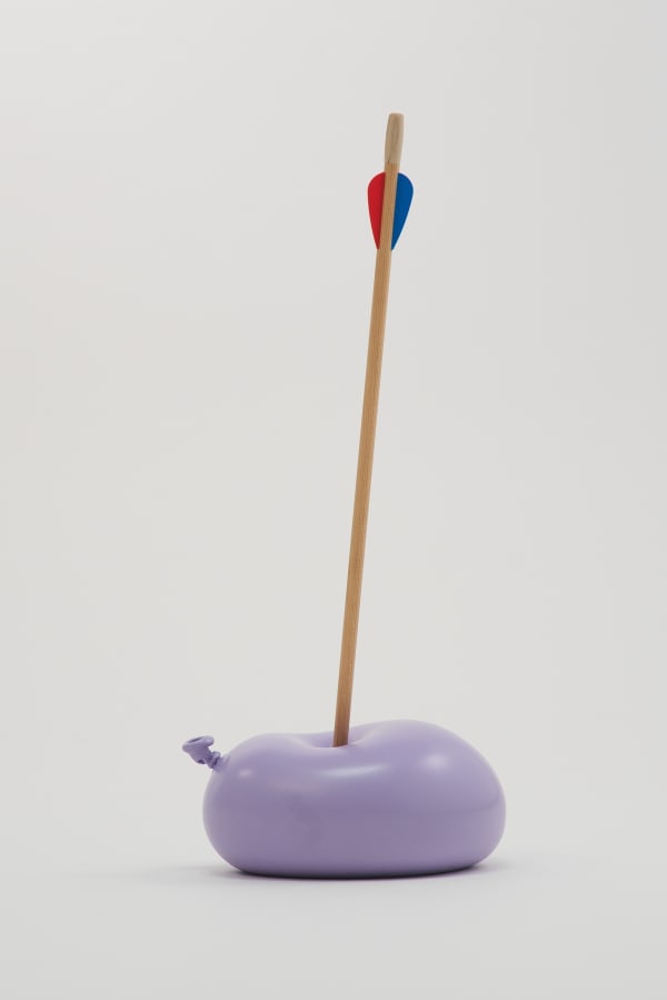 Nano Abia, Último Instante. Single arrow balloon. Lila pálido., 2023