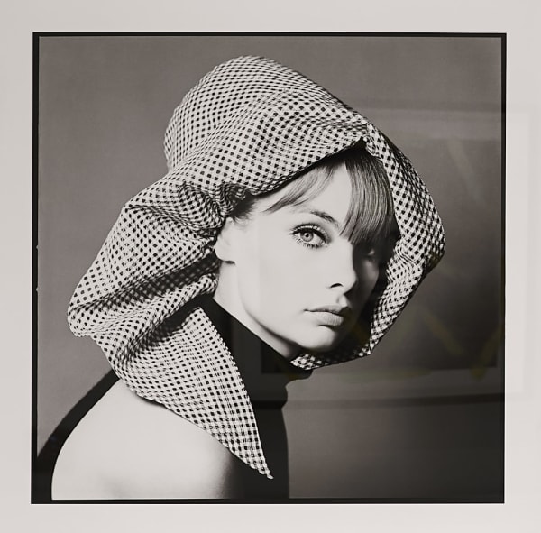 David Bailey Jean Shrimpton (Checked Hat), 1963-2002 Platinum palladium print Signed by the artist, on verso Accompanied by a COA 55.9 x 73.7 cm Edition of 15 (Edition record)
