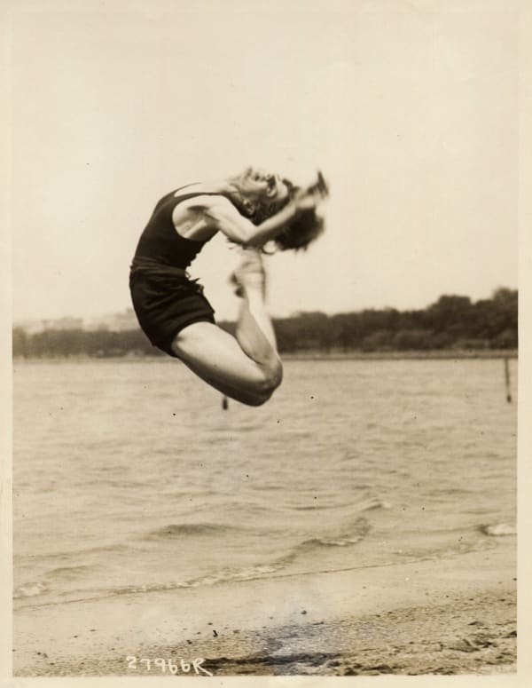 Underwood & Underwood, Louise Reilly Performing at the Tidal Basin, Washington, D.C., 1923