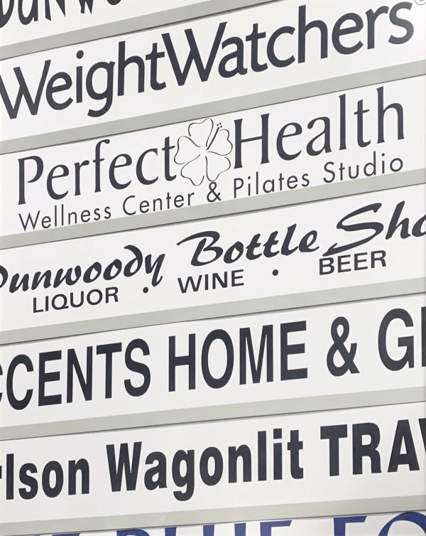 Roe Ethridge, Dunwoody Mall Sign, 2005