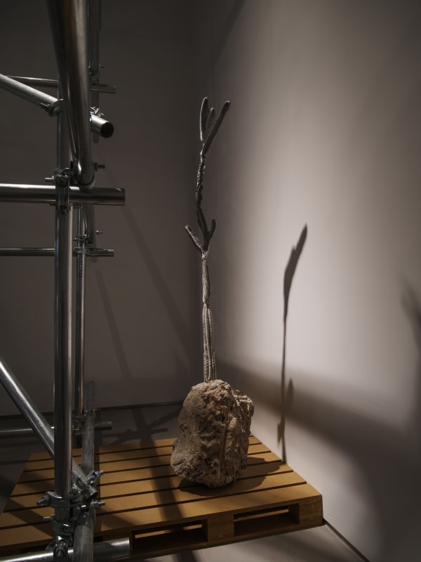 ZHANG Ruyi Matte Substance-6 暗色之物-6, 2019 Concrete, gravel, wood pallet 混凝土,碎石,木托板 152.5 x 25 x 35 cm 78 x 110 x 162.5 cm (with wood pallet)152.5 x 25 x 35 cm 78 x 110 x 162.5 cm(含木托板)