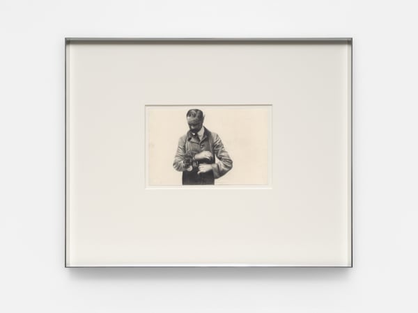 ZHANG Yunyao The Favorite 宠儿, 2024 Graphite pencil on paper 石墨铅笔纸本 13.5 × 21cm, 40 × 50cm (with frame 含框）