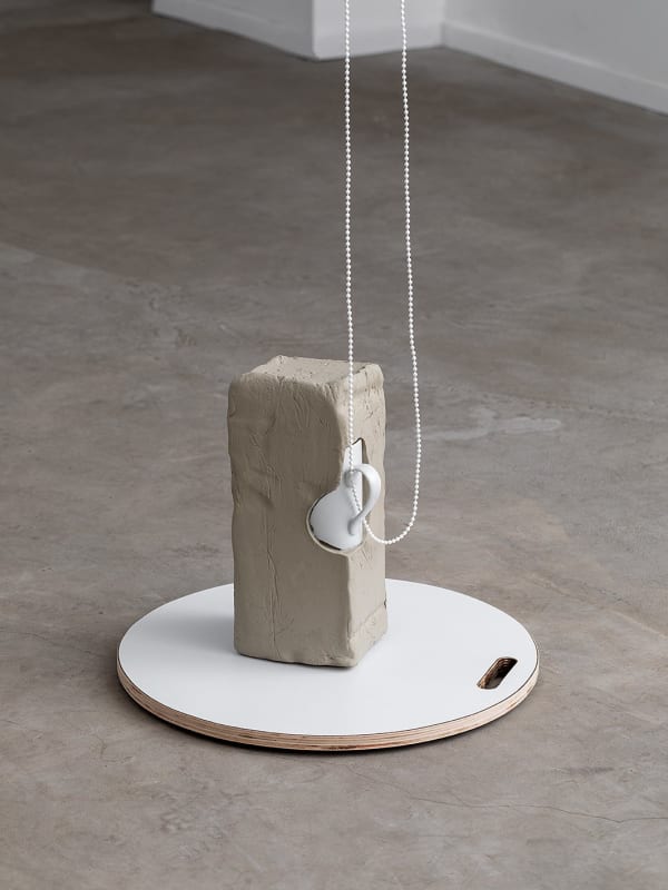 Barak Ravitz, handle / mug מאחז, 2023