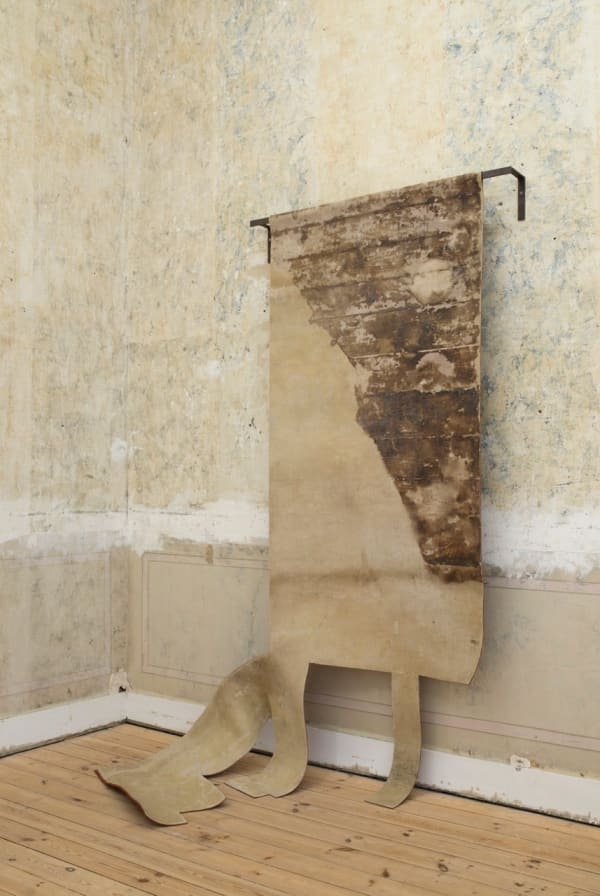 Miroslaw Balka, 245 x 188 x 14, 1992