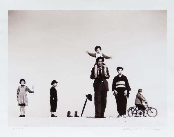 植田正治 Ueda Shoji, 爸爸、媽媽、與孩子們 Dad, Mom and Their Children, 1948, printed in 1979 - 1980