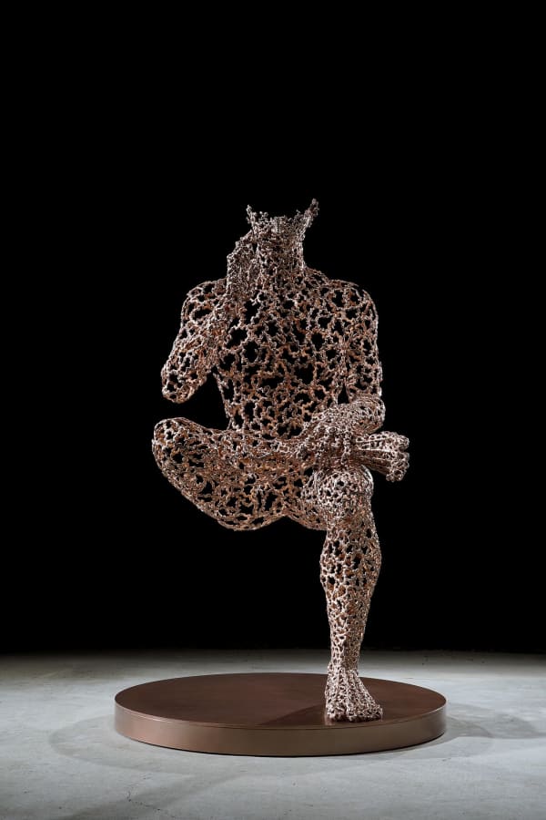 Seong-Gu Lee Chiasme 83 Bronze 37 x 61 x 37 in 94 x 155 x 94 cm