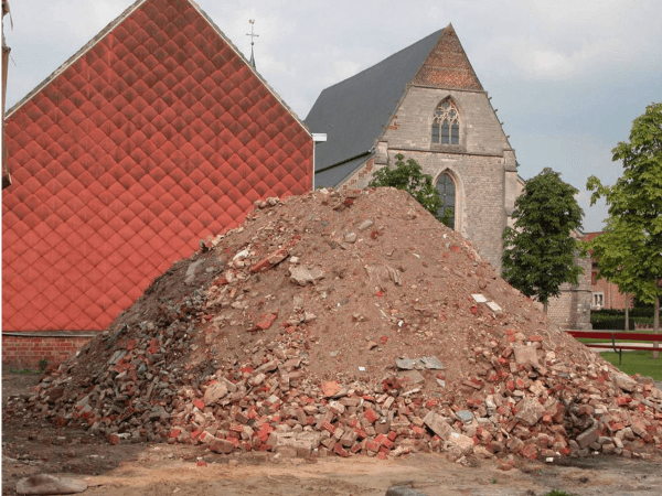 Lara Almarcegui, Rubble Mountain St Truiden, 2005